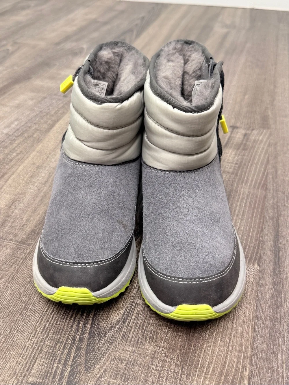 UGG truckee weather boot gray kids youth size 3